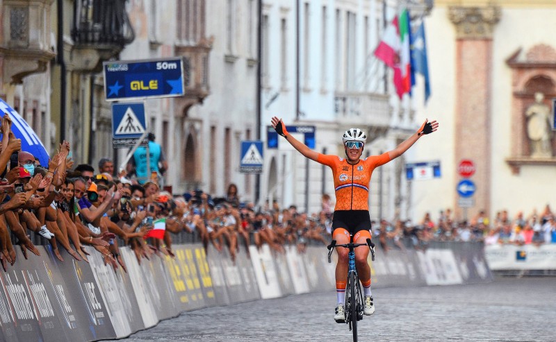 ELLEN VAN DIJK REMPORTE LE CHAMPIONNAT D’EUROPE FEMMES ÉLITE